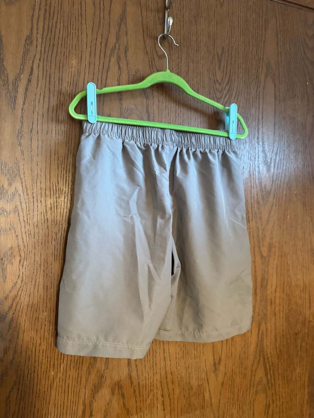 Gray Under Armour Boys Youth M Shorts K103 - Picture 2 of 5
